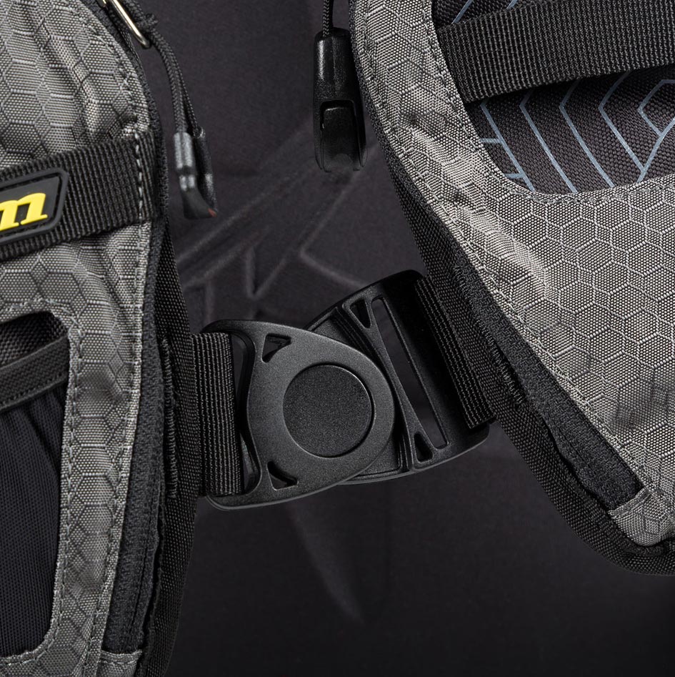 Nac-Pak-With-Shape-Shift-3L-Hydrapak_3499-000_Gray_05-Klim
